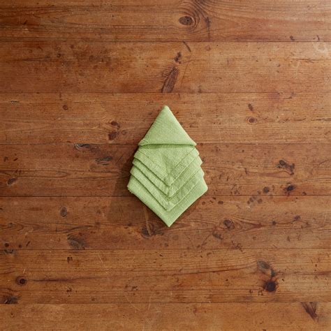 how do you fold a christmas tree napkin 2