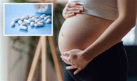 Paracetamol is safe to take in pregnancy according to the NHS | Express ...