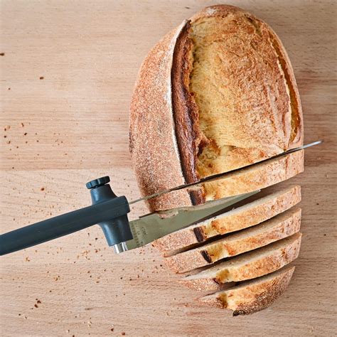 can a bread knife cut frozen meat 11