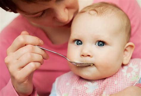 starting solid foods baby  foods   introduce