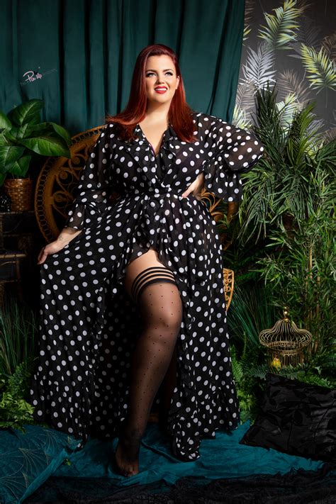 Fuller Figure Fuller Bust | Plus Size Model | The Pinup Academy