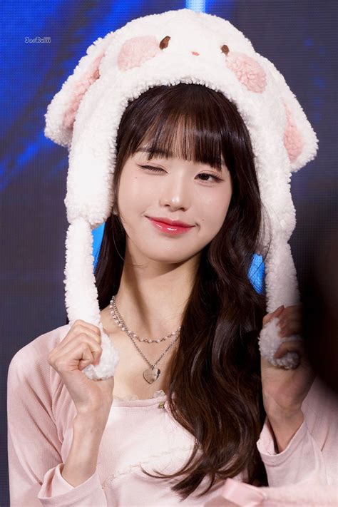 ปักพินโดย ₊˚ෆ𝒄𝒉𝒂𝒆𝒓𝒊𝒏۶ৎ˚ ใน WONYOUNG 🐰🍒 (debut - December 2024) | คนดัง