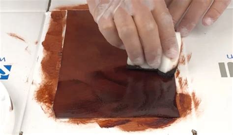 How to Use Kiwi Leather Dye? - LeatherProfy
