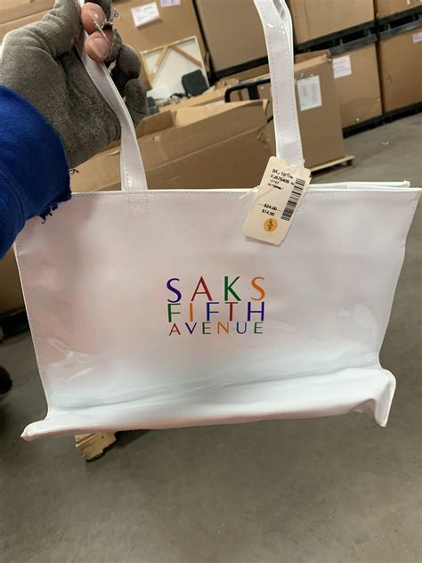 OG SAKS FIFTH AVE TOTE 👍🏼 : r/Goodwill_Finds