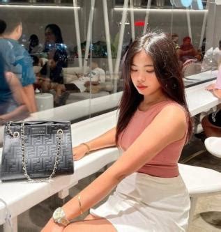 stunning sexy hot girl jakarta