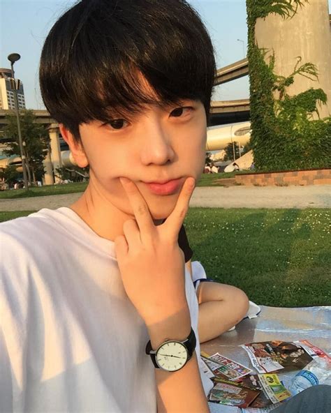 anh trai dep han quoc lanh lung nam tinh nhin cuon