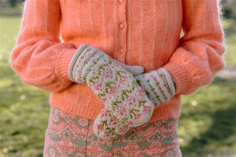 Leelu Mitten – French Knot