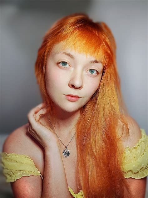 Elian Kat's Barefoot Adventures OnlyFans Reviews | Feedback of barefoot