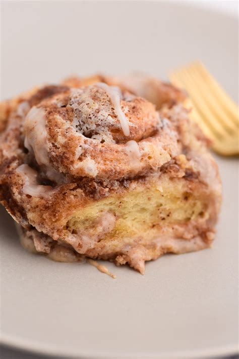 cinnamon roll cake with cake mix 7