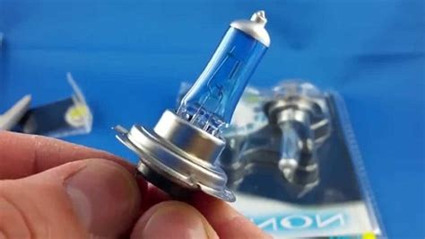 The 3 BEST Halogen Headlight Bulbs Of 2024 | Our Top Picks - Headlight ...