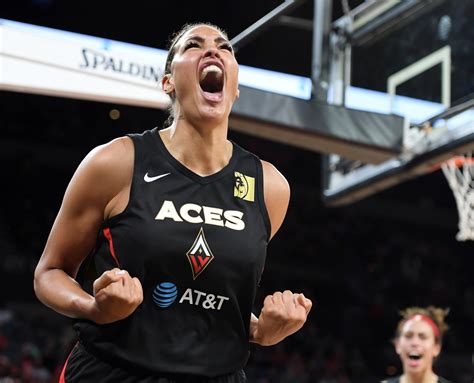 WNBA: Liz Cambage, estrella de la WNBA: "Estuve bajo vigilancia por