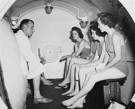 submarine – Women of World War II