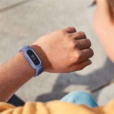 Фитнес-браслет для детей. Fitbit Ace 3 купить в Москве по приятной цене