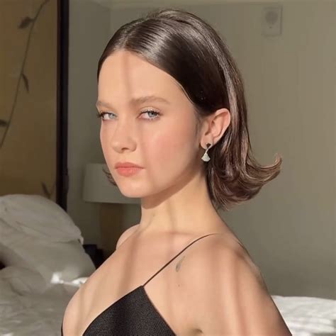 ems’ blog! — cailee spaeny icons 💌