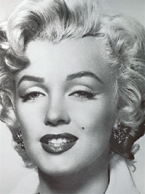 Marilyn Monroe Portrait - Bettmann as art print or hand painted oil.