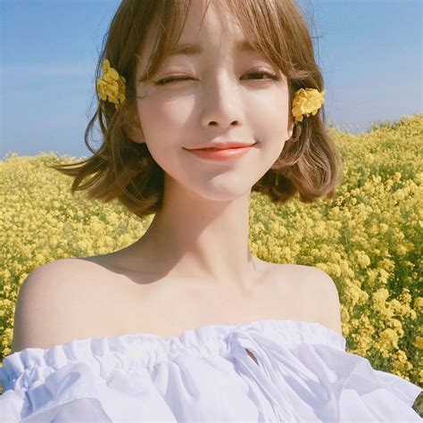 Aesthetic Serotonin Asian Girls - One of the reasons why I exist | Facebook