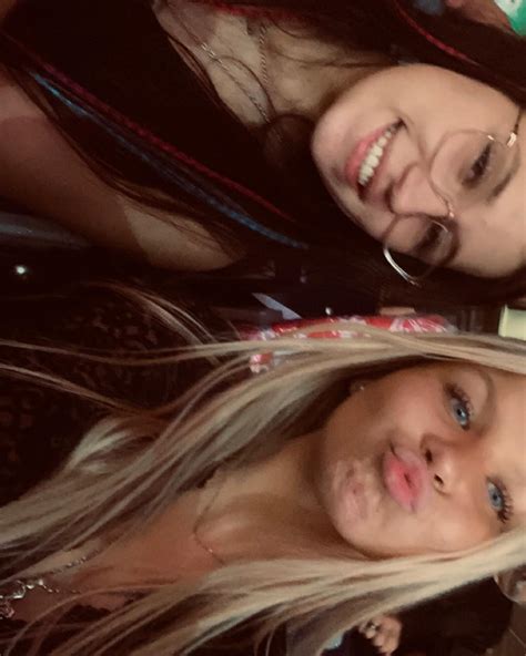 Ally Lyons (@allyylyons) • Instagram photos and videos