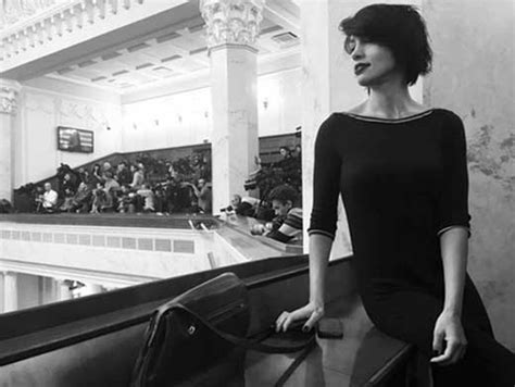 Надежда Толоконникова из Pussy Riot сфотографировалась в Верховной Раде ...