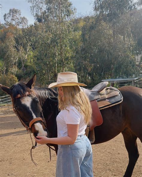 Brooke (@brookeabb) • Instagram photos and videos