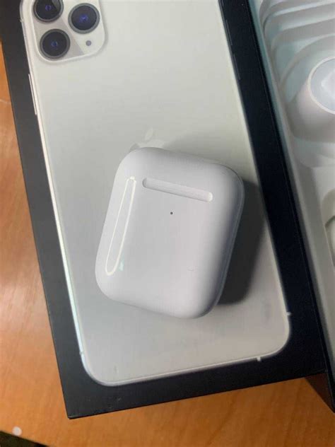 Навушники AirPods 2 оригінал в ідеальному стані: 990 грн. - Навушники ...