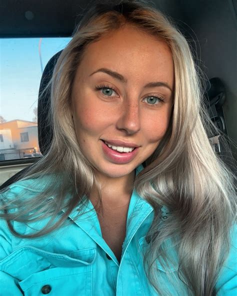 Washed hair, feeling FRESH AS FCKKKK. Have a photo of the mug to