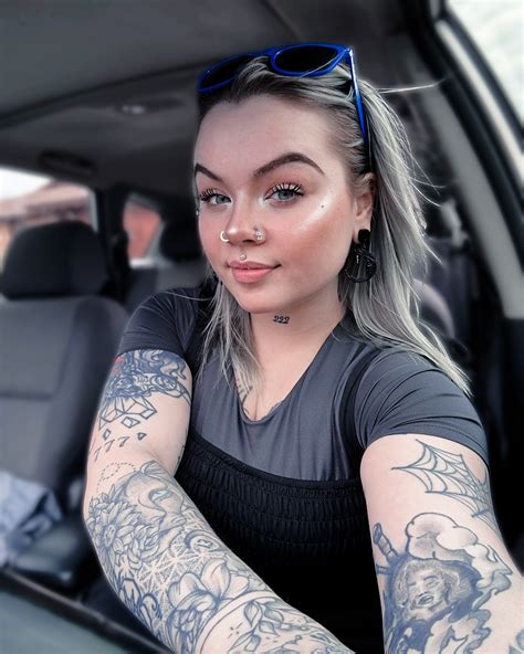 PinupBarbie222🤍 (@pinupbarbie222) • Instagram photos and videos