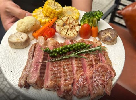 ngoai bo wagyu nhat  herbal pizza steak
