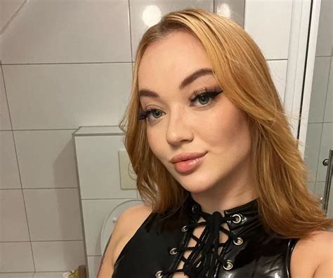 Emma Magnolia - Internet Model who Injects her Own Personality in her Work