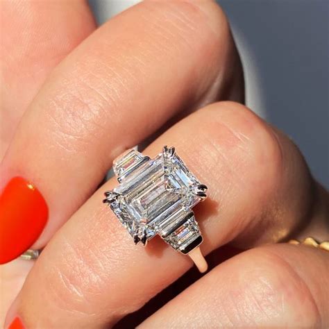 What Is a VVS Diamond and Are They Worth the Price? | Frank Darling