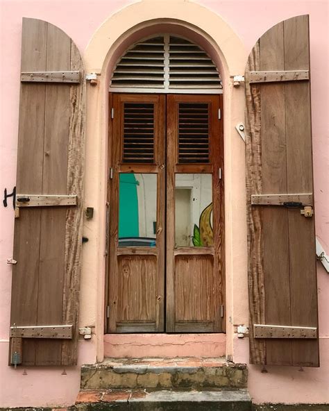 📍 Colonial architecture marked the Caribbean landscape. Guadeloupe is