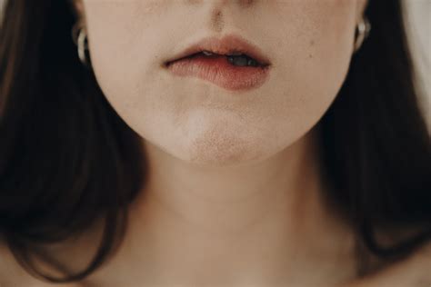 Odds of Getting an STD from Oral Sex Explained | Evvy