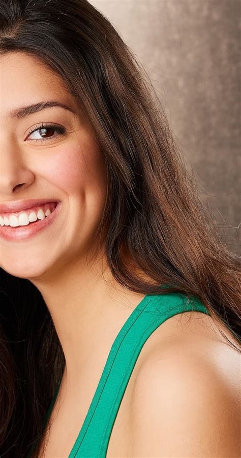 Zahra Issa - Biography - IMDb