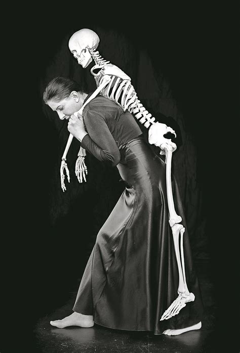 Marina Abramovic, vida y obra de la reina de la performance | Personajes