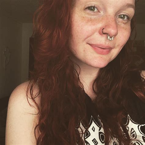 do you like my summer freckles? : r/FreckledGirls