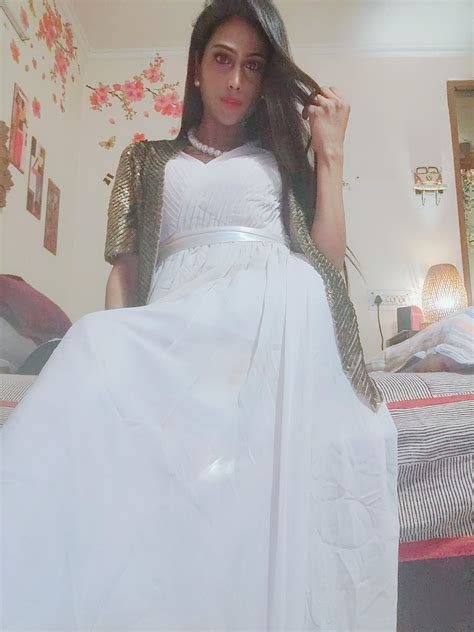 Nude_Avni, Indian Transsexual escort in New Delhi