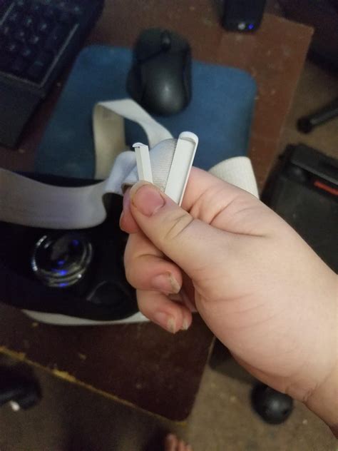 I heard of the elite strap really breaking, but this?! : r/oculus