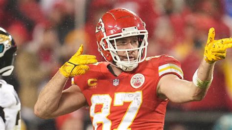 Chiefs' Kelce breaks multiple playoff records - Republican Ranger