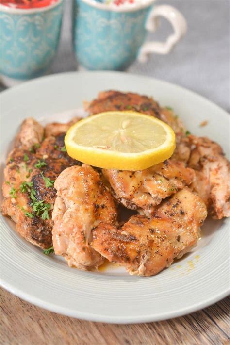 BEST Keto Crockpot Garlic Lemon Chicken Thighs – Low Carb Keto Chicken