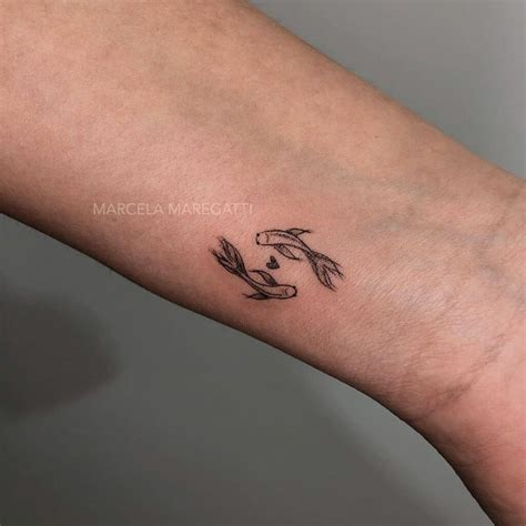 Tatuagem Signo Peixes Delicada
