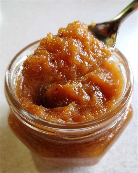 Incredible Slow Cooker Spiced Pear Butter - GourmetGusto