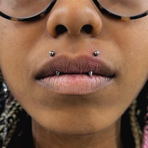 ultimate guide    types  lip piercings