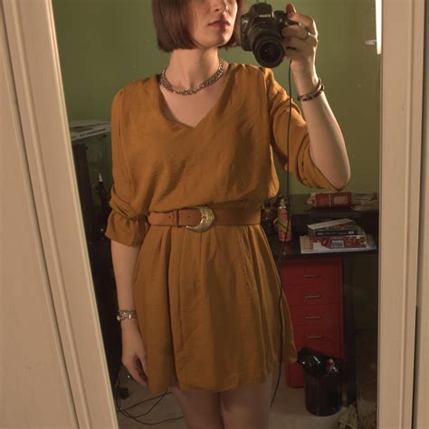 Invited to a party where nobody knows me, should I be the Tame me, or the Real me ? Decide for