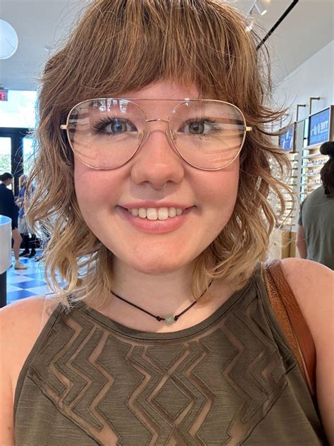 I'm torn, which frames look better for my face? : r/glasses