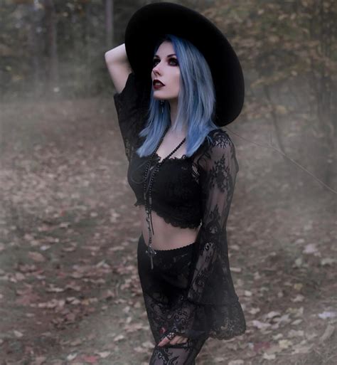 rolyatistaylor :: girls :: mild erotica :: erotic - JoyReactor