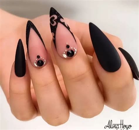 27 Trendy Elegant Valentine’s Day Nail Art (With Pictures)