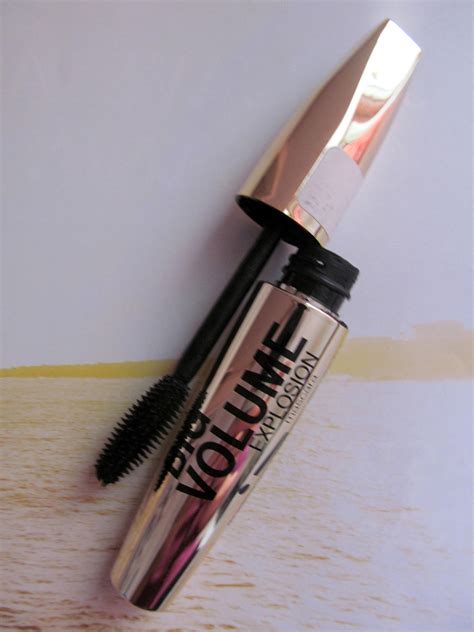 EVELINE BIG VOLUME EXPLOSION vs EVELINE MEGA MAX maskara - uporedna ...