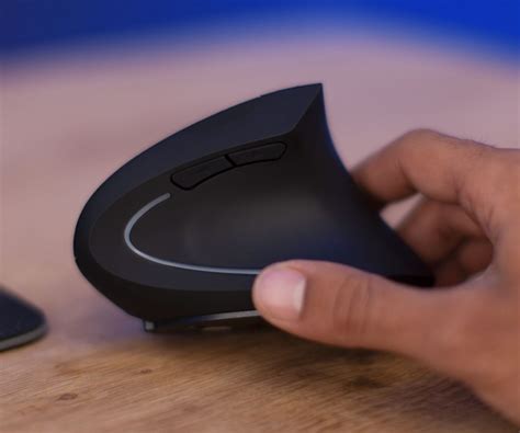 vertical wireless gaming mouse  programmable buttons
