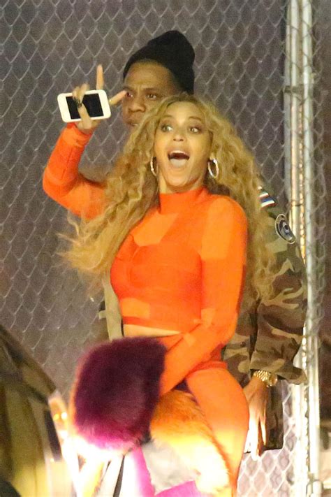 Never-Before-Seen Photos Of Beyonce At Super Bowl 50 Are Revealed As