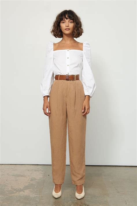 This Cool Girl-Approved Neckline *Could* Be the New Puffy Shirt