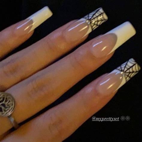 30 Stunning Y2K Nail Ideas To Be Trendy